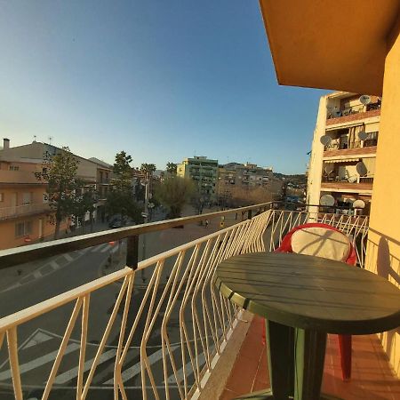 Diana Apartamento Con Terraza Muy Cerca Del Mar Pineda de Mar Luaran gambar