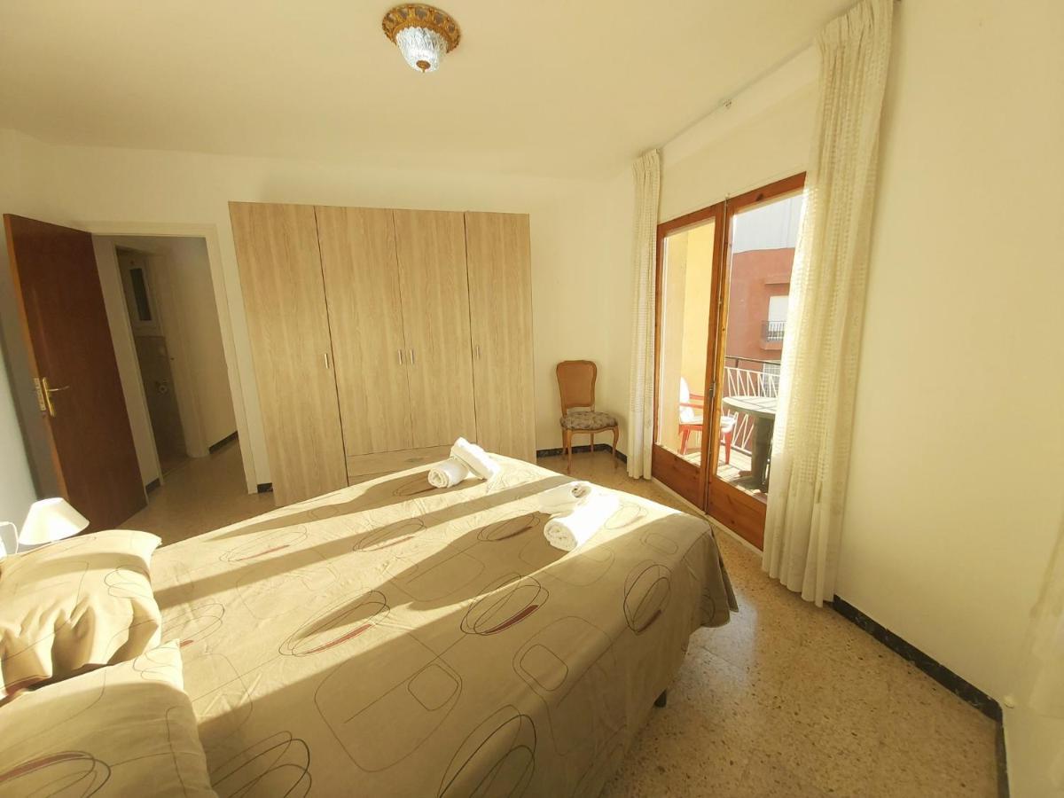 Diana Apartamento Con Terraza Muy Cerca Del Mar Pineda de Mar Luaran gambar
